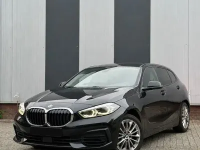 Gebraucht BMW 118 Sport Line 136 PS (100 kW) 2024 Schwarz Limousine