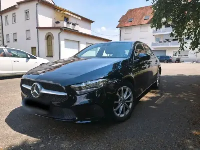 Gebraucht Mercedes A180 136 PS (100 kW) 2019 Schwarz Kombi