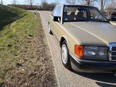 Gebraucht Mercedes 190 118 PS (86 kW) 1989 Grau Limousine