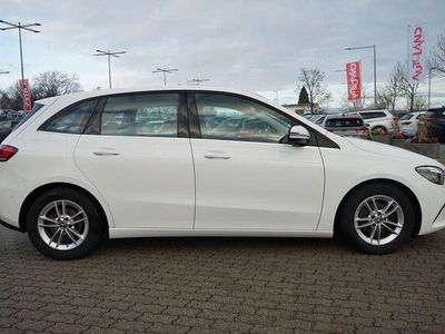 Usata Mercedes B180 Style 136 CV (100 kW) 2019 Bianco Monovolume