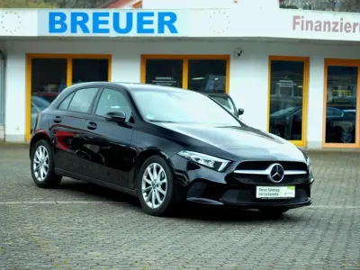 Gebraucht Mercedes A180 136 PS (100 kW) 2022 Schwarz Limousine