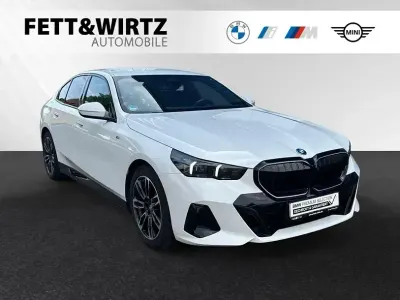 Gebraucht BMW 530e M Sport 299 PS (219 kW) 2024 Weiss Limousine
