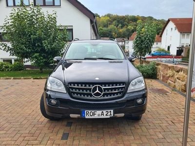 Gebraucht Mercedes ML320 224 PS (164 kW) 2007 Schwarz SUV