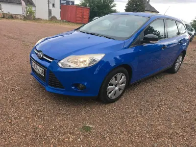Gebraucht Ford Focus 116 PS (85 kW) 2014 Blau Kombi