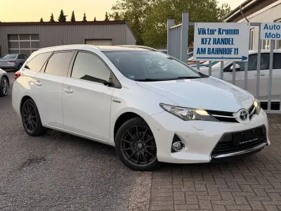 Gebraucht Toyota Auris Touring Sports Edition 99 PS (72 kW) 2015 Weiß Kombi