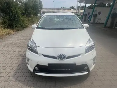 Gebraucht Toyota Prius Executive 99 PS (72 kW) 2012 Weiß Limousine