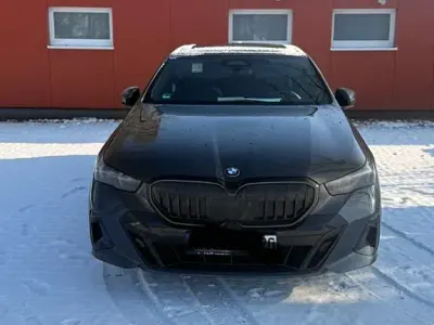 Gebraucht BMW 520 M Sport 197 PS (144 kW) 2023 Grau Limousine