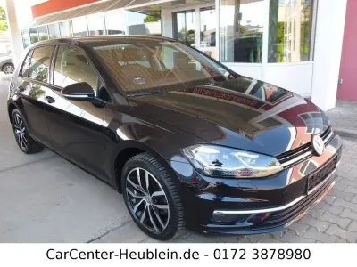 Gebraucht VW Golf VII Highline 150 PS (110 kW) 2019 Deep black perleffekt (metallic) Limousine
