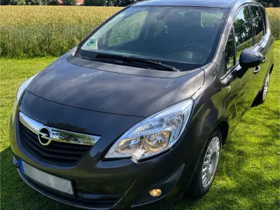 Gebraucht Opel Meriva Design Edition 101 PS (74 kW) 2011 Grau Van / Kleinbus
