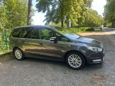 Gebraucht Ford Galaxy Titanium 160 PS (117 kW) 2017 Grau Van / Kleinbus