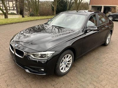 Gebraucht BMW 318 136 PS (100 kW) 2016 Schwarz Limousine