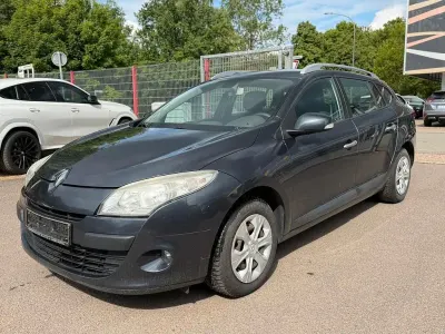 Gebraucht Renault Mégane III 110 PS (80 kW) 2010 Grau Limousine