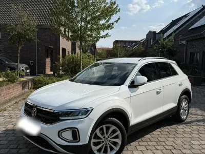 Gebraucht VW T-Roc Life 110 PS (80 kW) 2023 Weiß SUV