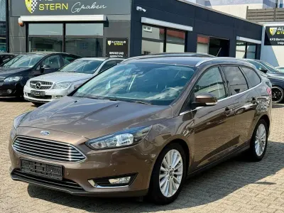Gebraucht Ford Focus Titanium 125 PS (91 kW) 2018 Braun Limousine