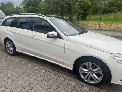 Gebraucht Mercedes E250 Avantgarde 204 PS (150 kW) 2011 Weiß Kombi
