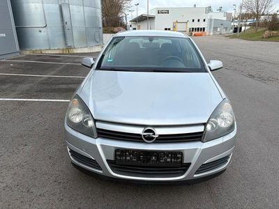 Usata Opel Astra 105 CV (77 kW) 2005 Argento Berlina