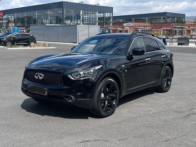 Infiniti QX70