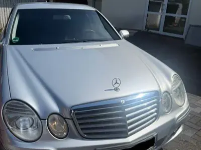 Gebraucht Mercedes E220 Elegance 170 PS (125 kW) 2008 Silber Limousine
