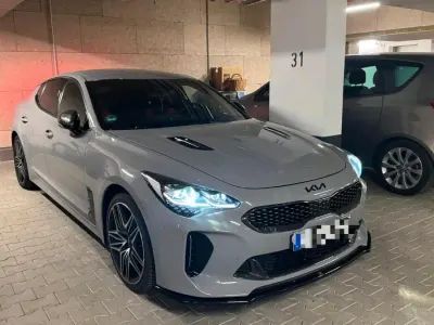Gebraucht Kia Stinger GT 366 PS (269 kW) 2022 Grau Kleinwagen