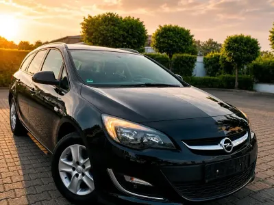 Gebraucht Opel Astra 140 PS (102 kW) 2013 Schwarz Kombi