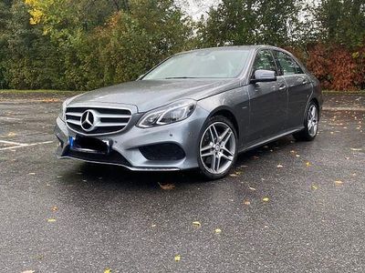 Grau Gebraucht 2016 Mercedes E200 Edition Limousine | 21.500 € (Fairer Preis)