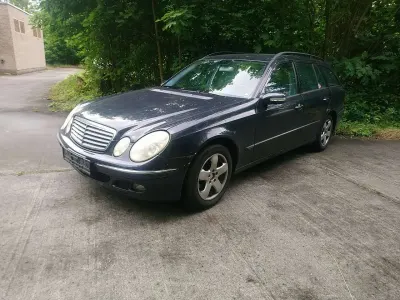 Gebraucht Mercedes E280 177 PS (130 kW) 2005 Blau Kombi