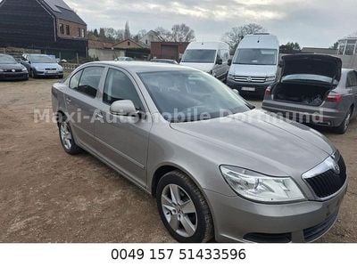 Beige Gebraucht 2011 Skoda Octavia GreenLine Limousine | 2.999 € (Teuer)