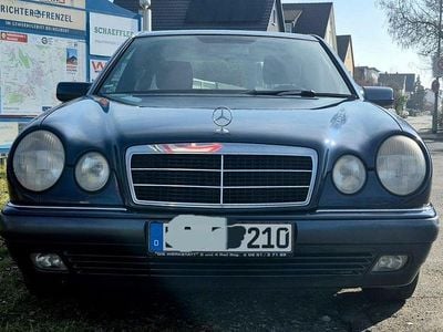 Gebraucht Mercedes E230 150 PS (110 kW) 1995 Blau Limousine