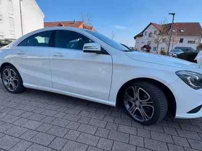 Używany Mercedes CLA220 170 KM (125 kW) 2015 Biały Sedan/Limuzyna