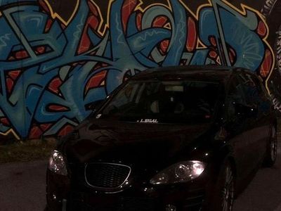 Gebraucht Seat Leon 105 PS (77 kW) 2011 Schwarz Kleinwagen