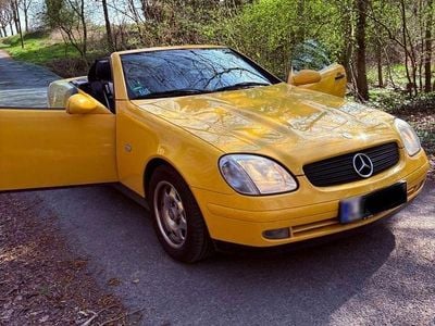 Begagnad Mercedes SLK200 136 HK (100 kW) 1998 Gul Cab