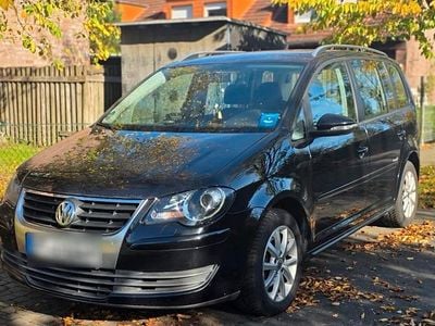 Schwarz Gebraucht 2009 VW Touran Van / Kleinbus | 5.000 € (Etwas zu teuer)