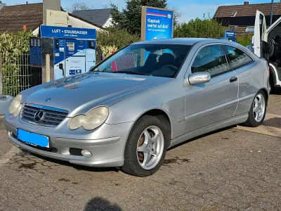 Second-hand Mercedes C200 163 CP (119 kW) 2002 Argintiu Coupe