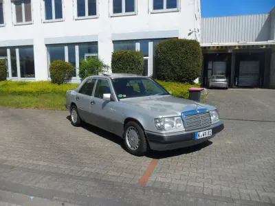 Brugt Mercedes E260 Sportline 160 HK (117 kW) 1990 Sølv Sedan