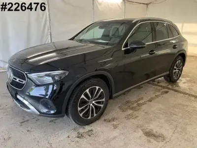 Gebraucht Mercedes GLC220 197 PS (144 kW) 2023 Obsidianschwarz  metalliclack SUV