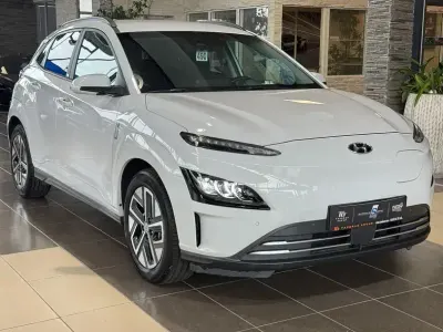 Gebraucht Hyundai Kona Trend 100 kW (136 PS) 2021 Weiß SUV