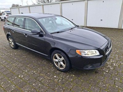 Gebraucht Volvo V70 Momentum 163 PS (119 kW) 2011 Schwarz Kombi