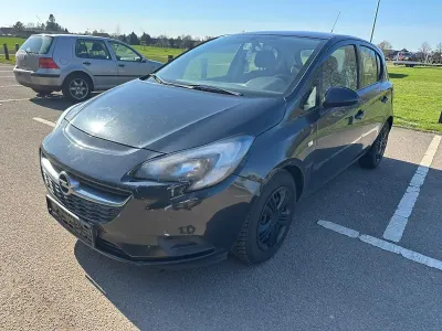 Usado Opel Corsa 101 HP (74 kW) 2015 Preto Citadino