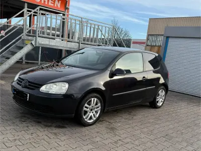 Gebraucht VW Golf V 85 PS (62 kW) 2006 Schwarz Kleinwagen
