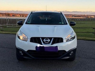Gebraucht Nissan Qashqai Acenta 117 PS (86 kW) 2012 Weiß SUV