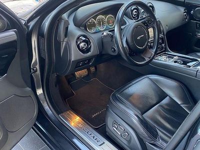 Gebraucht Jaguar XJ Luxury 275 PS (202 kW) 2014 Grau Limousine
