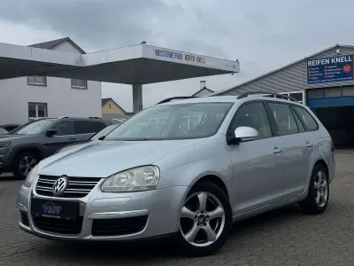 Gebraucht VW Golf VI Comfortline 105 PS (77 kW) 2009 Grau/silber Kleinwagen