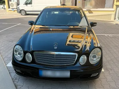 Gebraucht Mercedes E220 150 PS (110 kW) 2004 Schwarz Limousine
