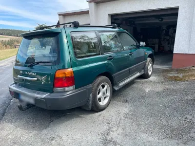 Usata Subaru Forester 125 CV (91 kW) 1998 Verde SUV