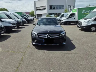 Używany Mercedes GLC250 211 KM (155 kW) 2018 Czarny SUV
