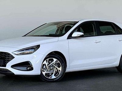Weiss / atlasweiss Neu 2025 Hyundai i30 Kleinwagen | 19.970 € (Fairer Preis)