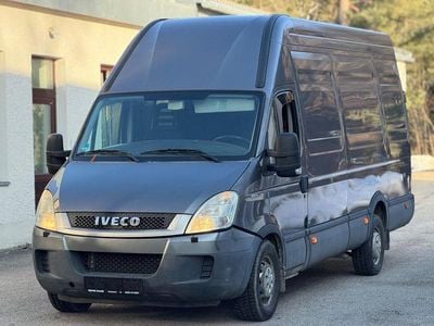 Grau Gebraucht 2010 Iveco Daily Van / Kleinbus | 5.900 € (Fairer Preis)