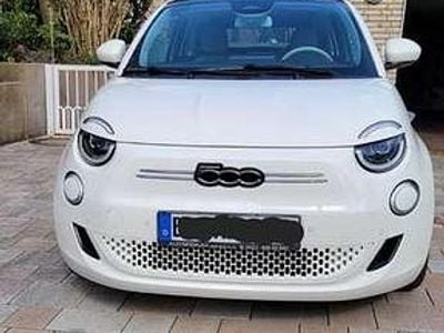 Usata Fiat 500e La Prima 86 kW (118 CV) 2023 Bianco Cabrio