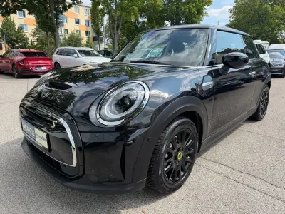 Gebraucht Mini Cooper SE Classic 135 kW (184 PS) 2023 Schwarz Kleinwagen