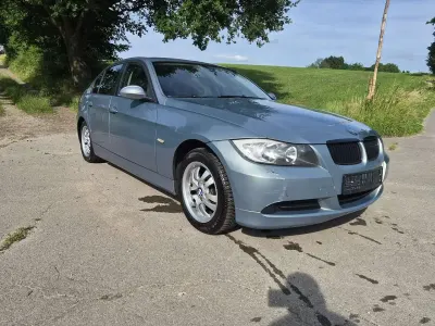 Gebraucht BMW 318 129 PS (94 kW) 2006 Blau Limousine